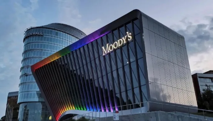Moody's is hiring Associate